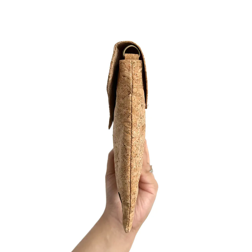 Aurora Cork Clutch in Classic