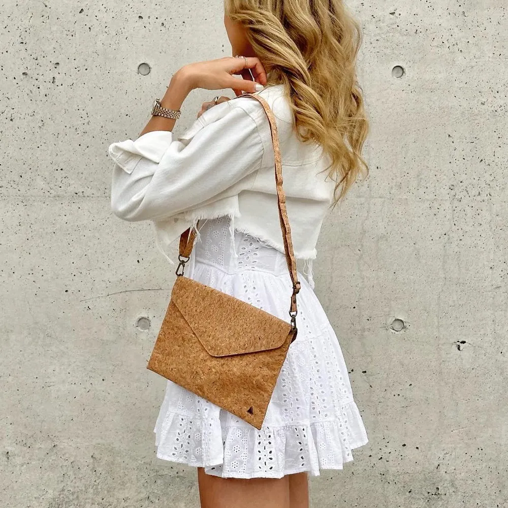 Aurora Cork Clutch in Classic